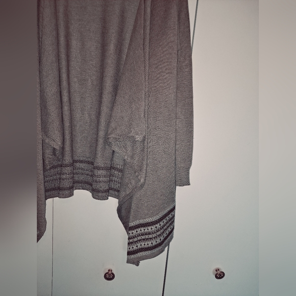 AGB Woman Sweater Cardigan - Picture 2 of 4